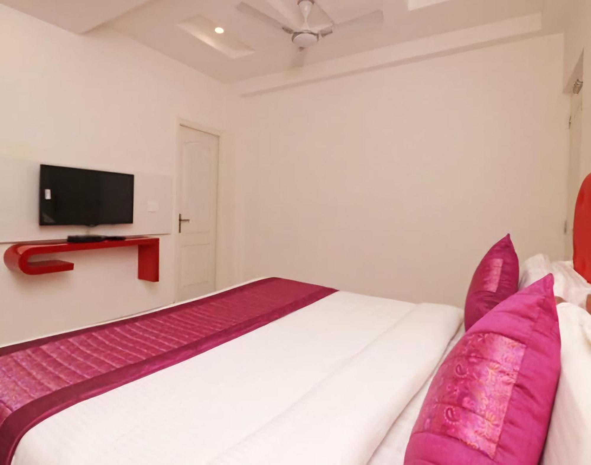 Hotel Leo Continental New Delhi Eksteriør billede