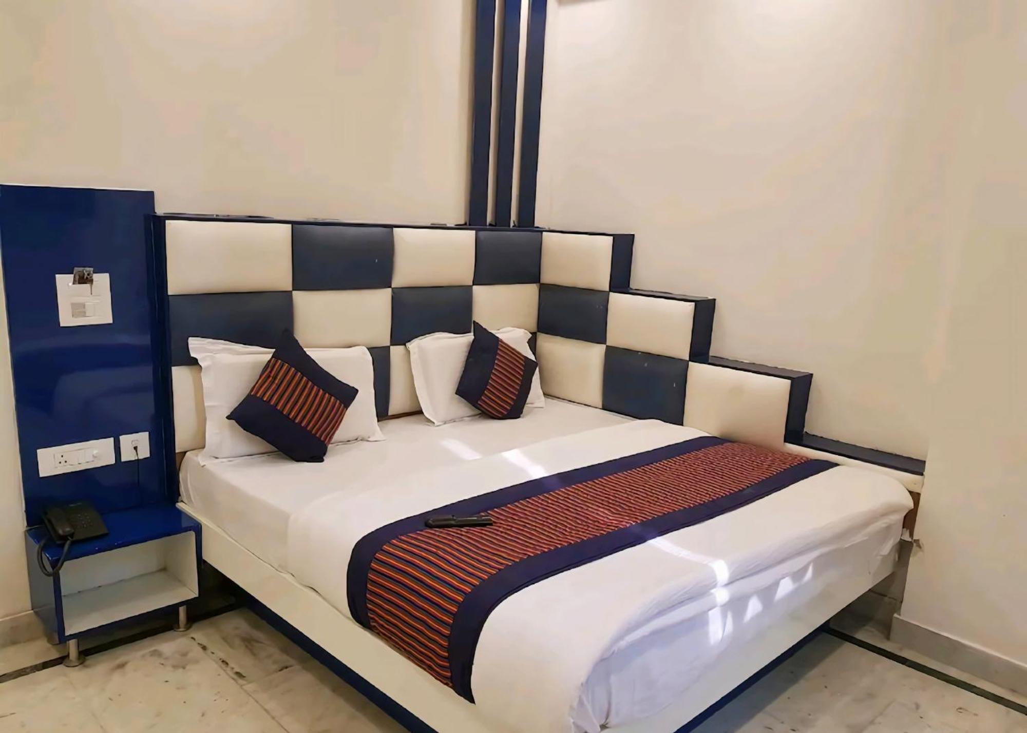 Hotel Leo Continental New Delhi Eksteriør billede