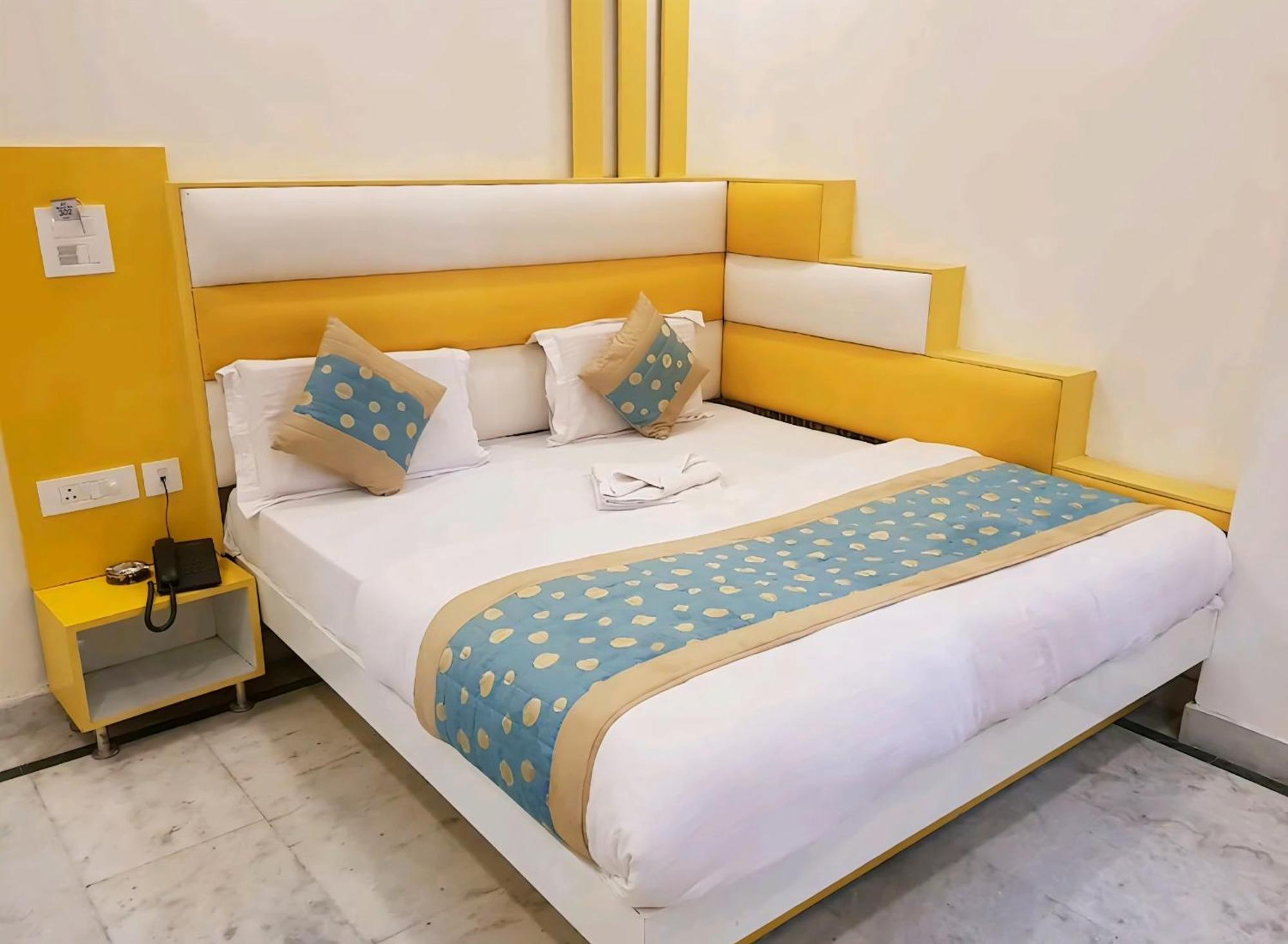 Hotel Leo Continental New Delhi Eksteriør billede