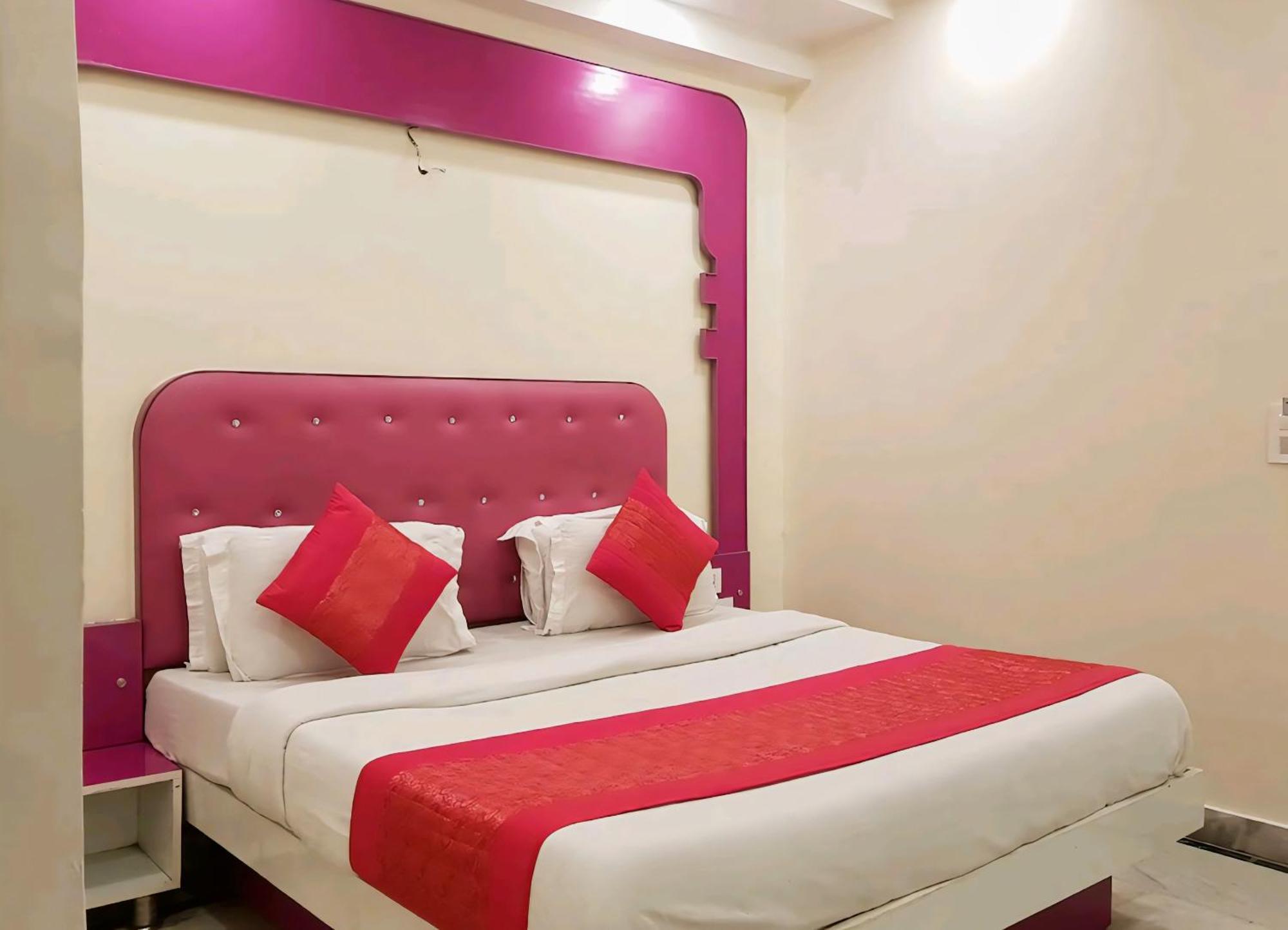 Hotel Leo Continental New Delhi Eksteriør billede