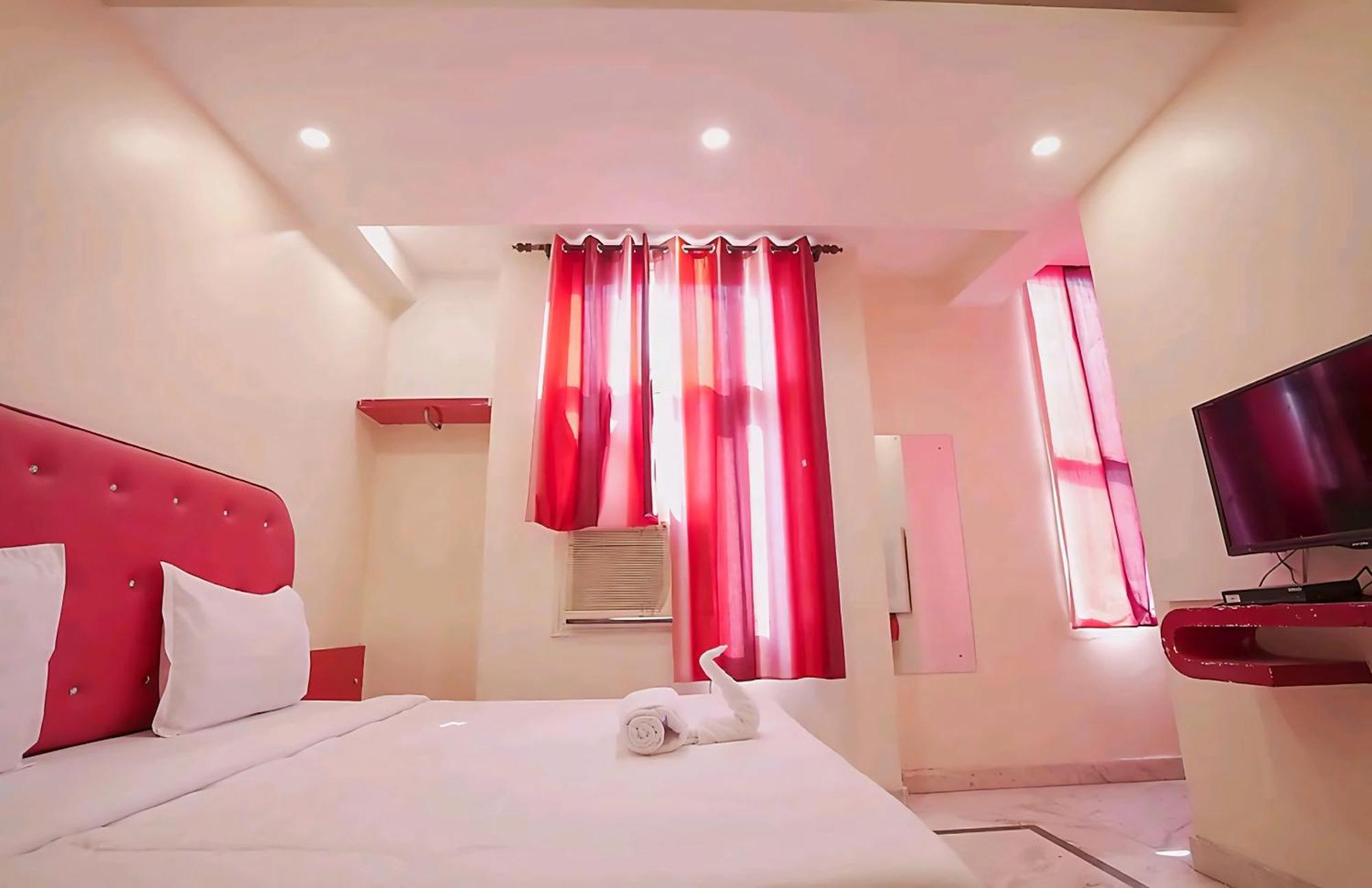 Hotel Leo Continental New Delhi Eksteriør billede